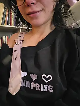 loIijanne online show from July 23, 6:17 pm