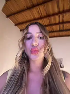 Snapshot of Sarapalmer1 chatting on July 1, 1:51 am Sarapalmer1 online show from July 1, 1:51 am