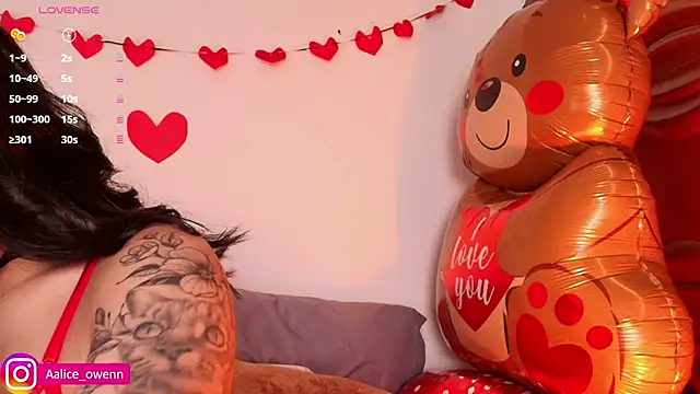 Aliceowenn online show from February 14, 9:10 pm