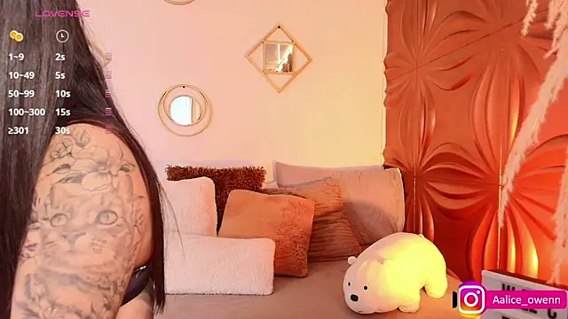 Aliceowenn online show from October 4, 9:13 pm