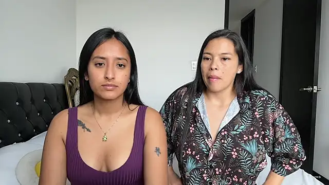 2SummerLove1 online show from February 8, 8:10 pm