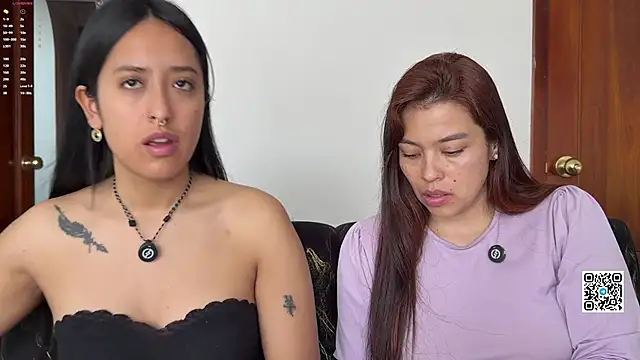 Snapshot of 2SummerLove1 chatting on May 24, 2:55 pm 2SummerLove1 online show from May 24, 2:55 pm