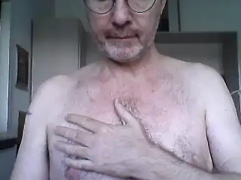 Snapshot of Lolodamour72 chatting on March 31, 7:42 am Lolodamour72 online show from March 31, 7:42 am