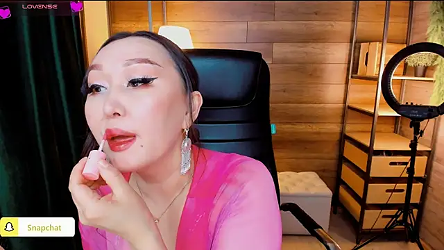 Julianna Jami online show from January 10, 2:55 pm