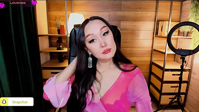 Julianna Jami online show from January 10, 5:56 pm