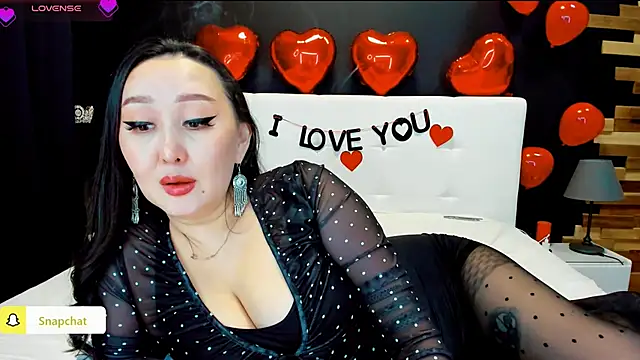 Julianna Jami online show from March 12, 2:34 pm