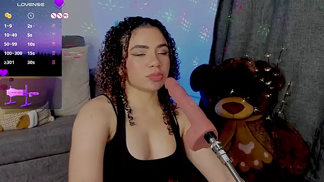 Snapshot of Queen_Deepthroat chatting on December 10, 1:11 am Queen Deepthroat online show from December 10, 1:11 am