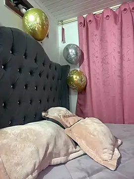 Snapshot of CristalGmez chatting on September 13, 2:00 am CristalGmez online show from September 13, 2:00 am