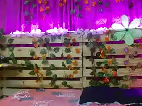 Elsa Parisi online show from December 18, 4:49 pm