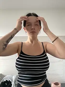 RoxiBlack online show from October 1, 1:50 pm