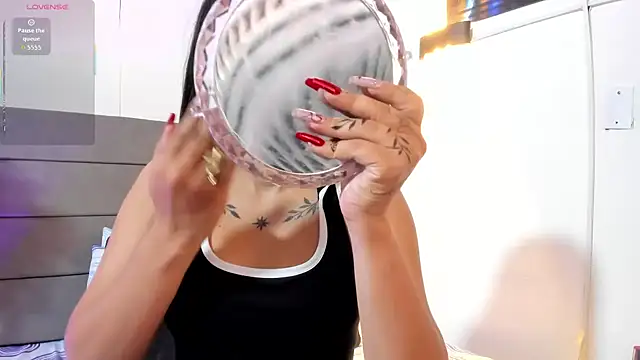 Julieta Coopeer  online show from March 10, 10:42 am