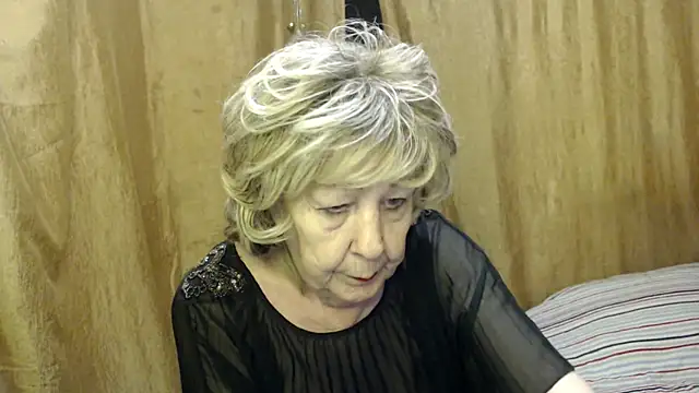 Snapshot of _Estelitta_5 chatting on February 16, 5:04 am Estelitta 5 online show from February 16, 5:04 am