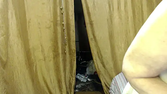 Snapshot of _Estelitta_5 chatting on February 18, 5:42 pm Estelitta 5 online show from February 18, 5:42 pm