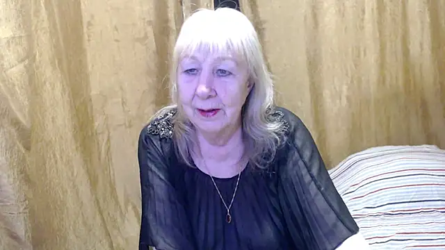 Snapshot of _Estelitta_5 chatting on February 22, 3:47 pm Estelitta 5 online show from February 22, 3:47 pm