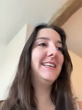 Snapshot of _Juliette chatting on October 21, 8:48 am Juliette online show from October 21, 8:48 am