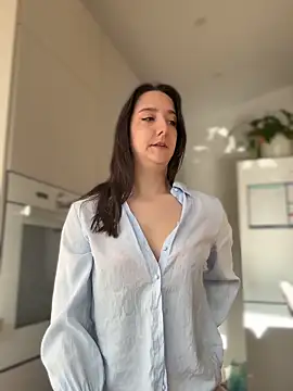 Snapshot of _Juliette chatting on November 15, 9:50 am Juliette online show from November 15, 9:50 am