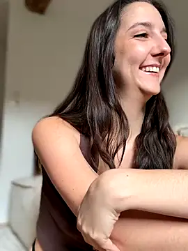 Snapshot of _Juliette chatting on December 3, 1:09 pm Juliette online show from December 3, 1:09 pm