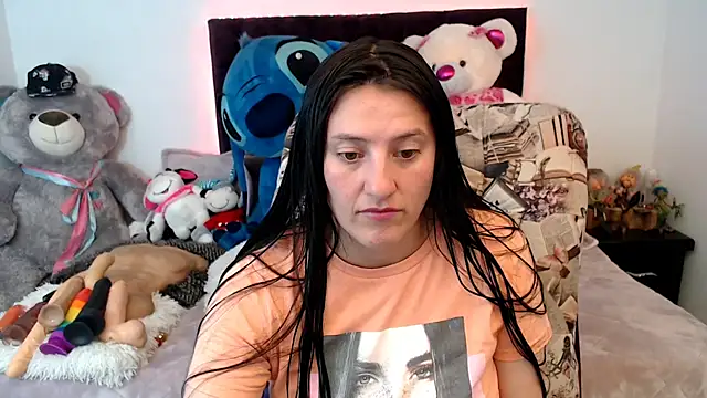 Snapshot of Lorenahot_06 chatting on November 7, 6:52 pm Lorenahot 06 online show from November 7, 6:52 pm