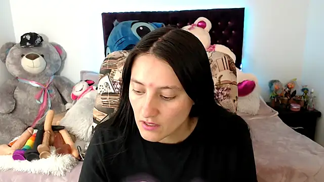 Snapshot of Lorenahot_06 chatting on December 5, 6:37 pm Lorenahot 06 online show from December 5, 6:37 pm