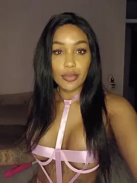 Snapshot of CaramelKady chatting on June 9, 8:20 pm CaramelKady online show from June 9, 8:20 pm