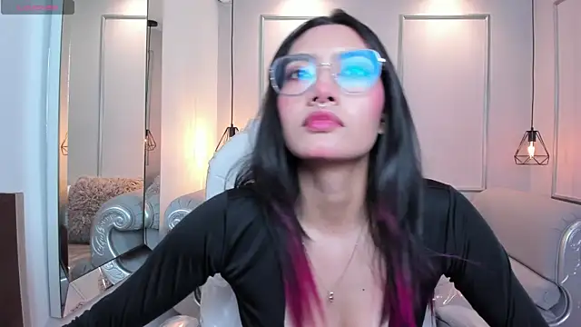 AzuraKindong online show from September 23, 7:17 pm