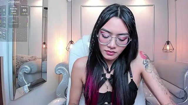 AzuraKindong online show from October 1, 7:42 pm