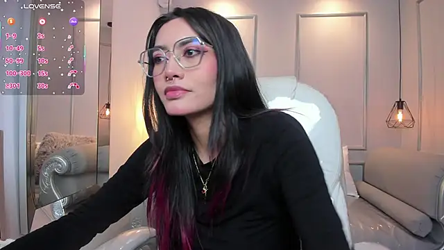 AzuraKindong online show from October 21, 7:14 pm