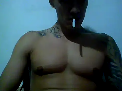 Snapshot of Skater29xx2 chatting on January 15, 3:39 pm Skater29xx2 online show from January 15, 3:39 pm