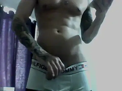 Snapshot of Skater29xx2 chatting on January 17, 4:15 pm Skater29xx2 online show from January 17, 4:15 pm