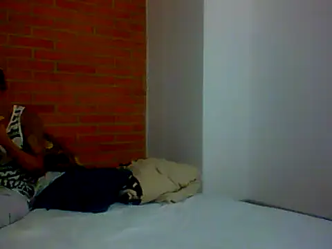 Snapshot of Skater29xx2 chatting on January 21, 12:57 am Skater29xx2 online show from January 21, 12:57 am