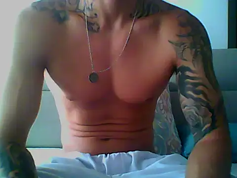 Snapshot of Skater29xx2 chatting on January 30, 7:37 pm Skater29xx2 online show from January 30, 7:37 pm