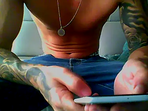 Snapshot of Skater29xx2 chatting on March 3, 7:49 pm Skater29xx2 online show from March 3, 7:49 pm