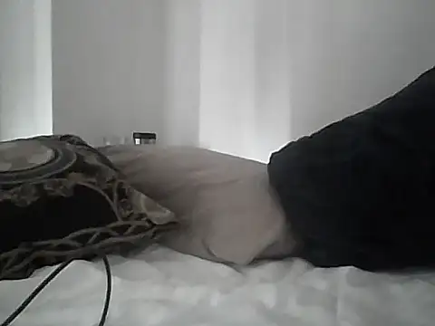 Snapshot of Skater29xx2 chatting on September 30, 4:56 pm Skater29xx2 online show from September 30, 4:56 pm