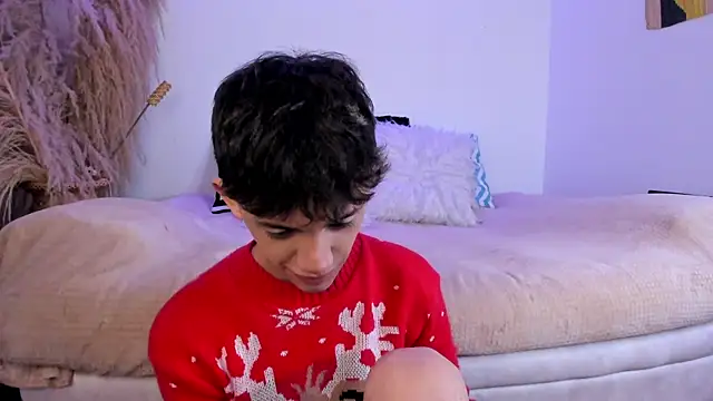 Snapshot of Tomy_Rox chatting on December 3, 7:55 pm Tomy Rox online show from December 3, 7:55 pm