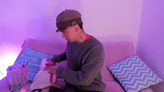 Tomy Rox online show from November 12, 8:52 pm