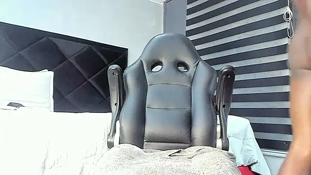 Dancelwashington online show from February 13, 8:34 pm