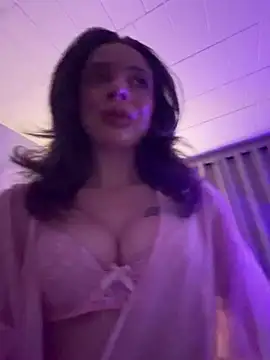 greedybratt online show from May 8, 3:45 am