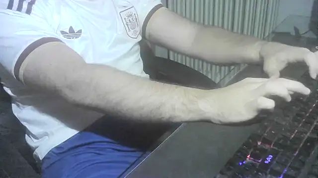 Snapshot of jorge2002- chatting on June 25, 11:20 pm jorge2002- online show from June 25, 11:20 pm