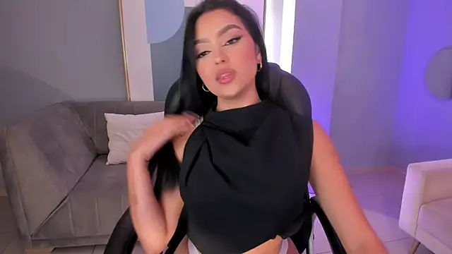 Snapshot of sarawinstone chatting on January 2, 10:44 pm sarawinstone online show from January 2, 10:44 pm