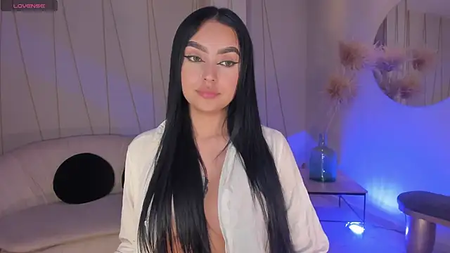 Snapshot of sarawinstone chatting on March 1, 11:47 pm sarawinstone online show from March 1, 11:47 pm