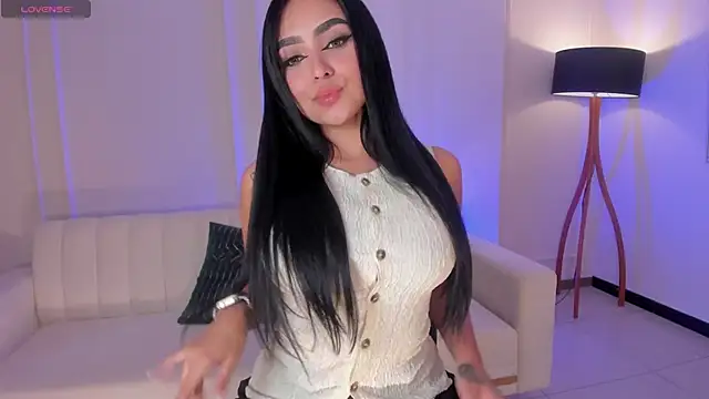 Snapshot of sarawinstone chatting on March 5, 8:21 pm sarawinstone online show from March 5, 8:21 pm