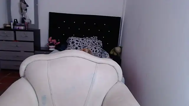 Snapshot of Ainhoa-hot chatting on December 18, 7:30 pm Ainhoa-hot online show from December 18, 7:30 pm