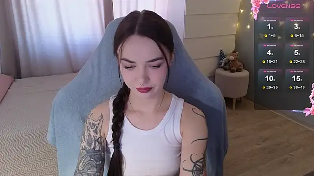Snapshot of kate_leoo chatting on April 12, 10:09 am kate leoo online show from April 12, 10:09 am