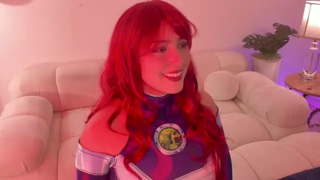 Snapshot of freya_bella_ chatting on December 4, 9:18 am freya bella online show from December 4, 9:18 am