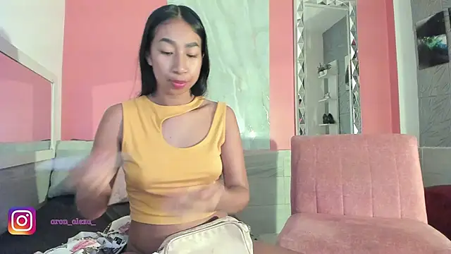 Snapshot of aron_alexa chatting on March 19, 4:24 pm aron alexa online show from March 19, 4:24 pm