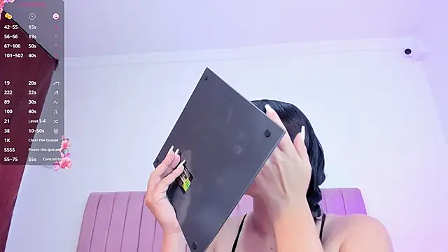 Snapshot of Arii_Vga chatting on February 2, 10:19 pm Arii Vga online show from February 2, 10:19 pm