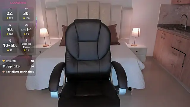 Aida adams online show from November 29, 3:15 pm