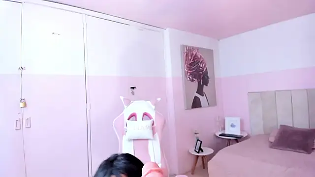 Snapshot of Red_lady chatting on January 31, 6:57 am Red lady online show from January 31, 6:57 am