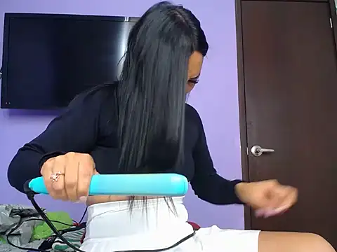 Snapshot of Laura_martin_ chatting on October 20, 3:01 pm Laura martin  online show from October 20, 3:01 pm