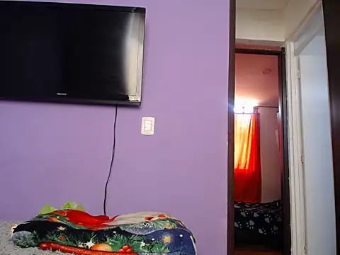 Snapshot of Laura_martin_ chatting on October 22, 3:34 pm Laura martin  online show from October 22, 3:34 pm